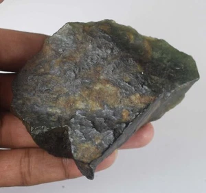586 Ct/76 mm Colombian Green Emerald 76 x 54 mm Natural Gemstone Rough Specimen - Picture 1 of 4