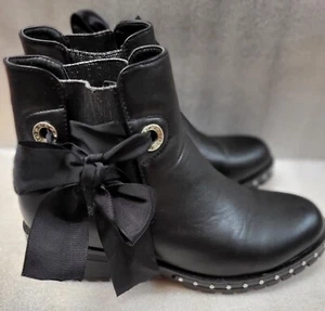 Schuhe Damen Boots Schwarz mit Schleife Und Strasssteinen - Bild 1 von 8
