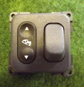 STEP und 12V LICHTSCHALTER CBE FÜR WOHNMOBIL WOHNMOBIL WOHNMOBIL MOBILITÄT ANHÄNGER - Bild 1 von 3