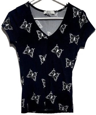 Faded Rose Essentials black with white butterfly print shirt size M - Imagem 1 de 2