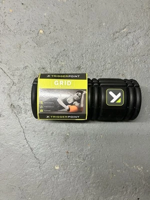 Rodillo de espuma de rejilla de terapia de rendimiento TRIGGERPOINT original (13 pulgadas), negro Foto 1 de 3