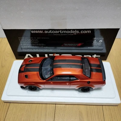 Autoart 1/18 Dodge Challenger Pressofuso Auto SRT Hellcat Widebody - Immagine 1 di 4