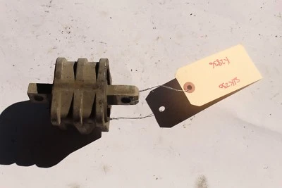 1998-2000 MERCEDES-BENZ SLK230 R170 TRANSMISSION MOUNT SUPPORT K2836 - Image 1 of 4