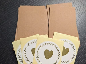 30x kleine Papiertüten, Samentüten, Geschenktüten mit Herz-Sticker - Picture 1 of 3