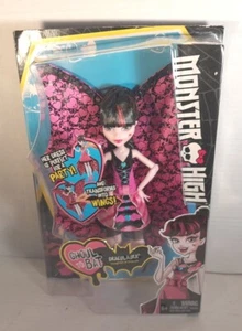 Monster High Ghoul to Bat Draculaura Doll Mattel 2015 New Daughter of Dracula - Picture 1 of 5