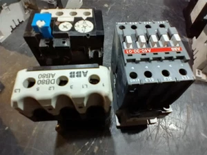 ABB A40-30-01 Appaltatore con sovraccarico - Foto 1 di 3