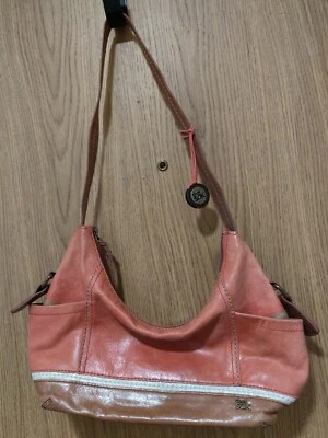 BOLSO DE HOMBRO THE SAK de cuero guijarro naranja coral marrón ribete bolsillos usado en excelente estado Foto 1 de 4