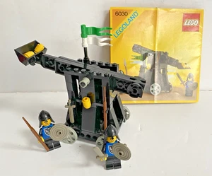 Lego Castle 6030 Catapulta Falchi Neri 100% Completo Con Istruzioni - Foto 1 di 8