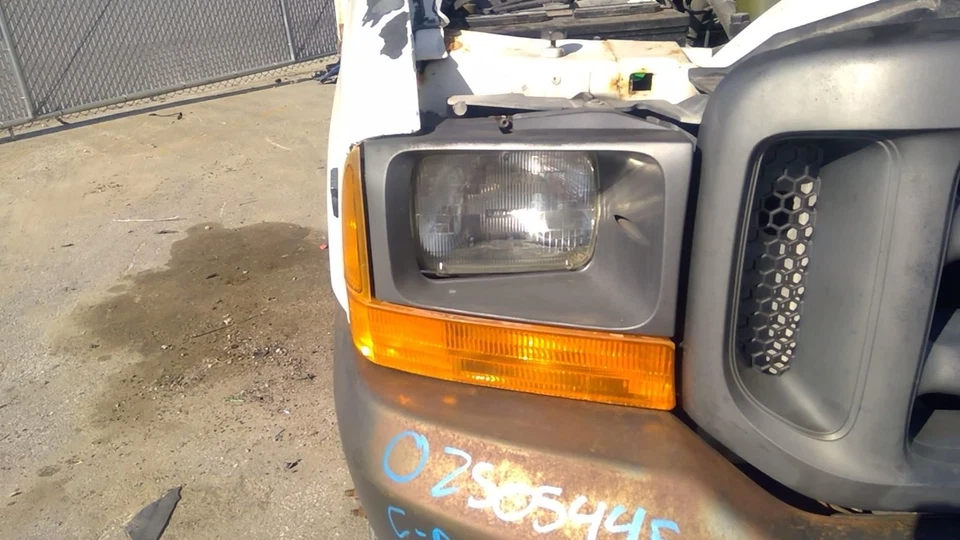 Faro derecho pasajero compuesto para camioneta Ford F250SD 99-00 5089740 Foto 1 de 1