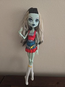 Muñeca de moda Frankie Stein I Love exclusiva de Monster High - Muy buena condición de Mattel - Imagen 1 de 7
