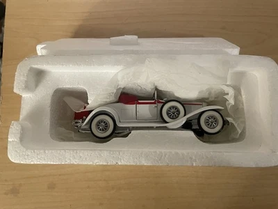 Franklin Mint 1931 Cord Die-Cast 1/43 white/red - Image 1 of 4