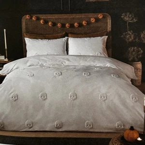 Copenhagen Home White Tuft Halloween Skull Bedding Set - Single - BNWT - Picture 1 of 10