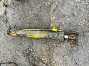 Retroexcavadora C76 JCB 3C excavadora RAM hidráulica J2 (repuestos) divisor de troncos - Imagen 1 de 5