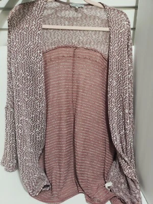 Cárdigan grande para mujer Charlotte Russe rosa y blanco Foto 1 de 4