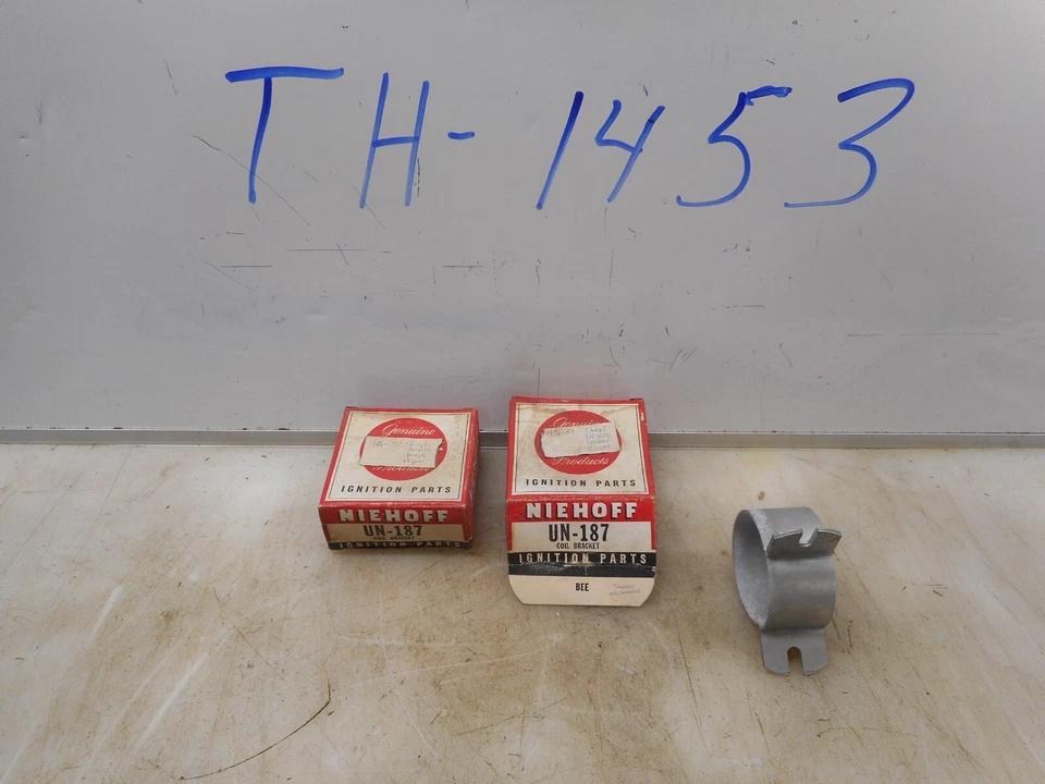 NOS NIEHOFF IGNITION COIL BRACKET UN-187 - Image 1 of 3