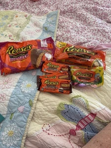 REESE'S Tazze Burro di Arachidi al Cioccolato al Latte, Cuori, Uova e Mini Varietà - Foto 1 di 7