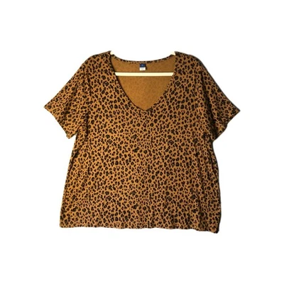 Top para mujer Old Navy Luxe cuello en V estampado de leopardo talla L tejido suave básico Foto 1 de 4