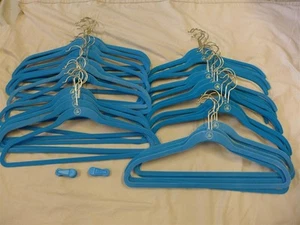 39 Stück Joy Mangano Türkis Samt Kuschelbügel -22 Anzug/Hose, 17 Hemd - Bild 1 von 3