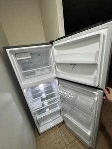 Westinghouse 340L Top Mount Fridge & Freezer - Picture 1 of 9
