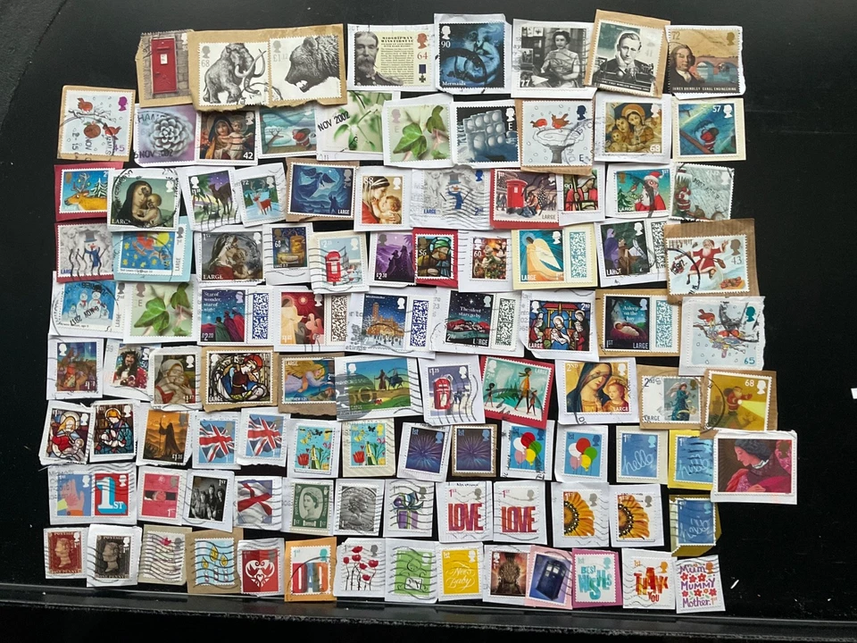 GB Stamps 100 Different Modern Recent Commemoratives Used On Paper 7 — 第 1/1 张图片