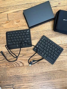 Mobile Pixels Tetra Keyboard with 8" Touchscreen, Customizable Hotkeys Wirele... - Picture 1 of 5