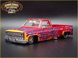 Chevrolet Silverado Duplice Kaido Fuoco V1 Squarebody Camion 1/64 Modellino Car - Foto 1 di 10