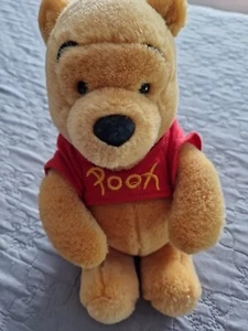Peluche doudou Winnie DISNEYLAND PARIS 25 Cm Ancien Modèle - Imagen 1 de 2