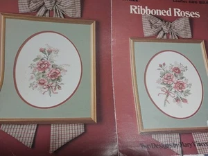 2 Bandrosen Blumen Kreuzstich OOP MUSTER Faltblatt - Bild 1 von 3
