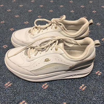 EASY SPIRIT 'Girlpowers' White Leather Sneakers Womens Sz 8.5M Walking Grey Shoe - Image 1 of 4