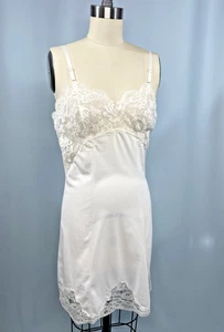 Slip completo vintage TAGLIA SMALL pizzo nylon bianco anni 60 70 classico - Foto 1 di 9