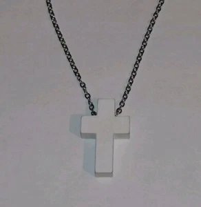 Children's Cross Necklace White Wooden Pendant Stainless Steel Chain NEW - Picture 1 of 5