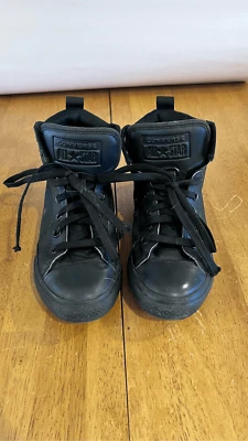 CONVERSE CUERO NEGRO CHUCK TAYLOR ALL STAR HI TOP JUVENIL TALLA 2 Foto 1 de 4