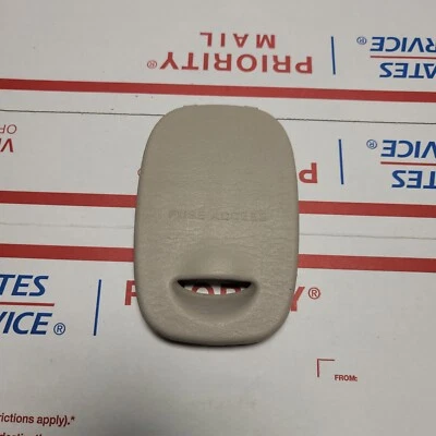 2001-2005 Chrysler PT Cruiser caixa de fusíveis tampa painel acesso porta tampa acabamento bronzeado fabricante de equipamento original - Imagem 1 de 3