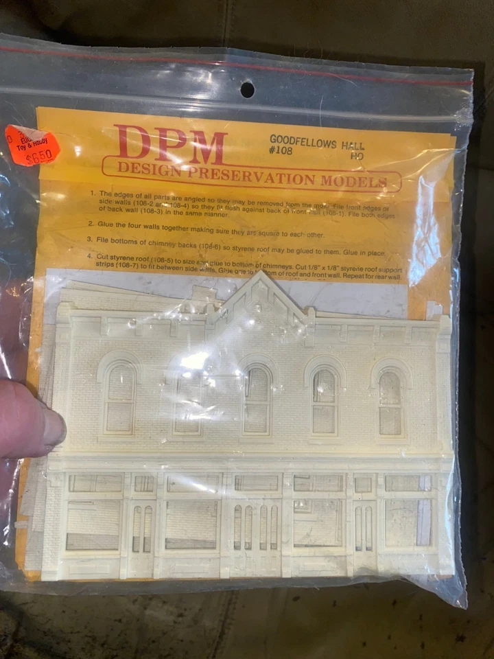 HO Gauge, Building DPM #108  Goodfellows Hall - Image 1 of 3