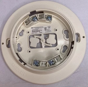 Siemens Building Technologies Model DB-11 /-11E/ 8853 /-11C Smoke Detector Base - Picture 1 of 6