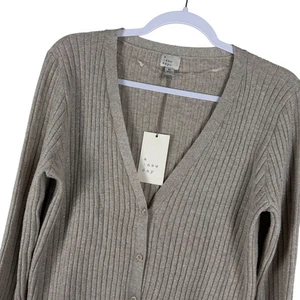 Neu mit Etikett A New Day Damen Cardigan Pullover XL gerippt V-Ausschnitt Knopfleiste hellbraun - Bild 1 von 8
