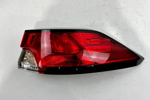 2022-2024 TOYOTA COROLLA CROSS OUTER TAILLIGHT OEM RH PASSENGER SIDE 81550-0A170 - Picture 1 of 10