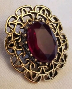 OSC Signed Gold Tone Filigree Red Faceted Gem Fashion Pin Brooch Victorian Goth - Picture 1 of 4