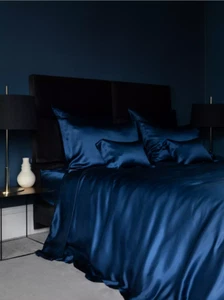 $515+tax GINGERLILY LONDON 100% SILK 1 QUEEN FITTED SHEET MINERAL NAVY BLUE NEW - Picture 1 of 9