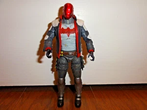 Figura Directa Batman Arkham Caballero Capucha Roja DC Collectibles Exclusiva de GameStop - Imagen 1 de 9
