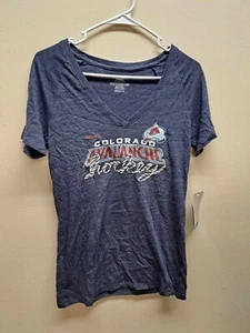 NWT Reebok Colorado Avalanche Hockey Women's Large T-Shirt - Picture 1 of 4
