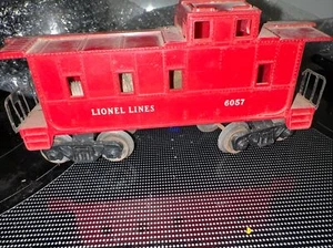 Vintage Lionel #6057 Red Caboose Train Car Lionel Lines Postwar O-Gauge - Picture 1 of 7