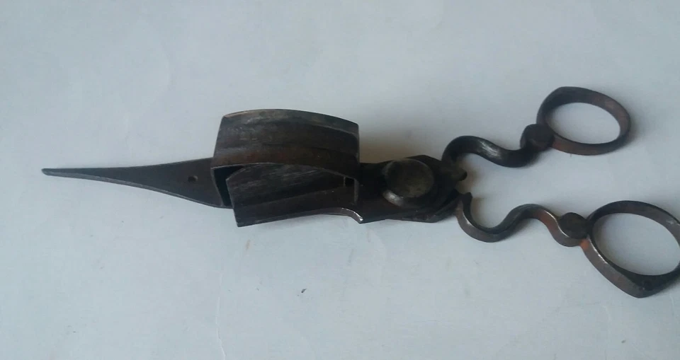 Ancienne mouchette à bougie - Photo 1/1