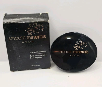 Avon Smooth Minerals Pressed Foundation Light Beige T03 NIB - Image 1 of 4