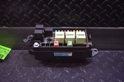12-16 Mini Cooper Countryman Engine Fuse Box 924094302 - Image 1 of 4