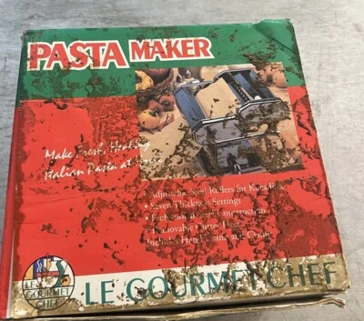 Le Gourmet Chef Deluxe Manual Pasta ￼ spaghetti, lasagna, linguine Machine - Image 1 of 4