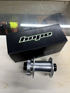 Hope Pro 5 Front Hub 6-Bolt - Silver - 32H - 110x20mm - Picture 1 of 4