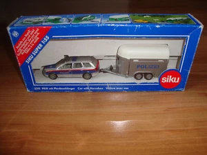 Siku 2310 Audi A4 Avant + Horsebox trailer - Pferdeanhanger - Polizei - Bild 1 von 7