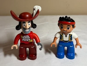 Lego Duplo Minifiguras - Disney - Jake y los Piratas del País de Nunca Jamás - Gancho y Jake - Imagen 1 de 2