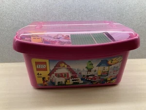 LEGO Bricks And More: Large Pink Brick Box (5560) - Picture 1 of 4